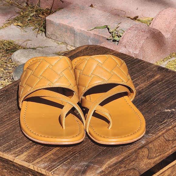 J.Mclaughlin Women's Ondra Tan Leather Toe Loop Sandals Size 9.5 - Picture 9 of 10